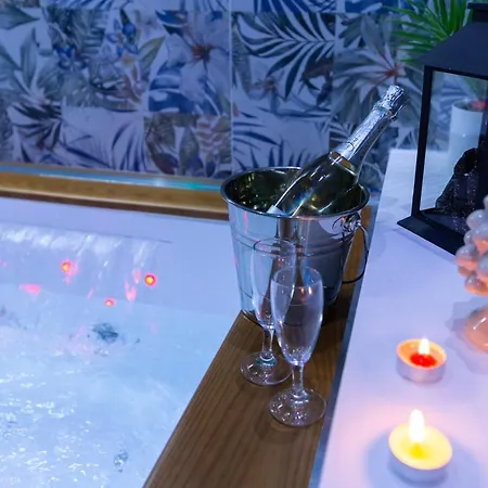 ゲストハウス Luxury ポンペイ