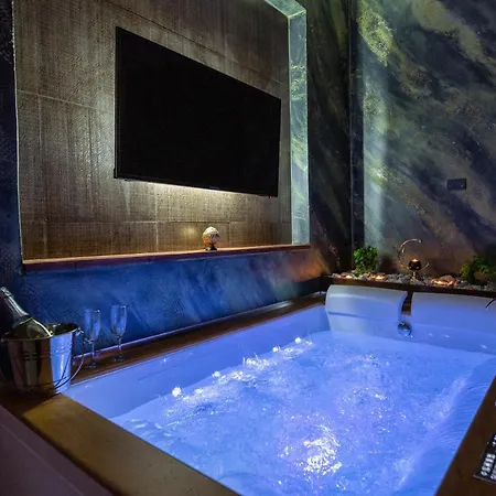 ゲストハウス Luxury 4*